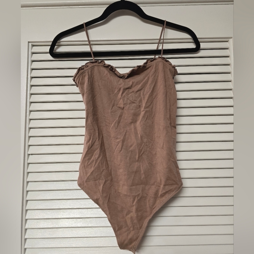 Abercrombie & Fitch - Tan Sleeveless Bodysuit With Frill Trim Detail